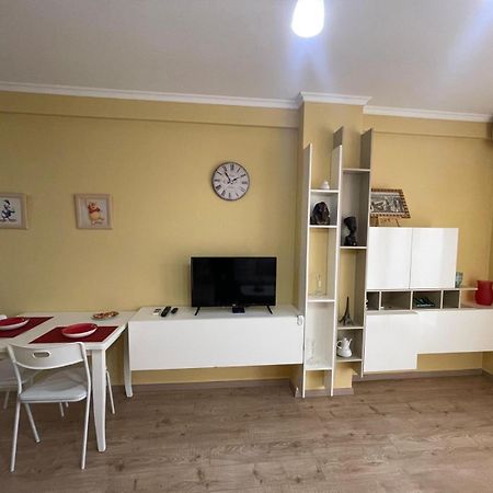 Ergi'S Host Apartment ติรานา ภายนอก รูปภาพ